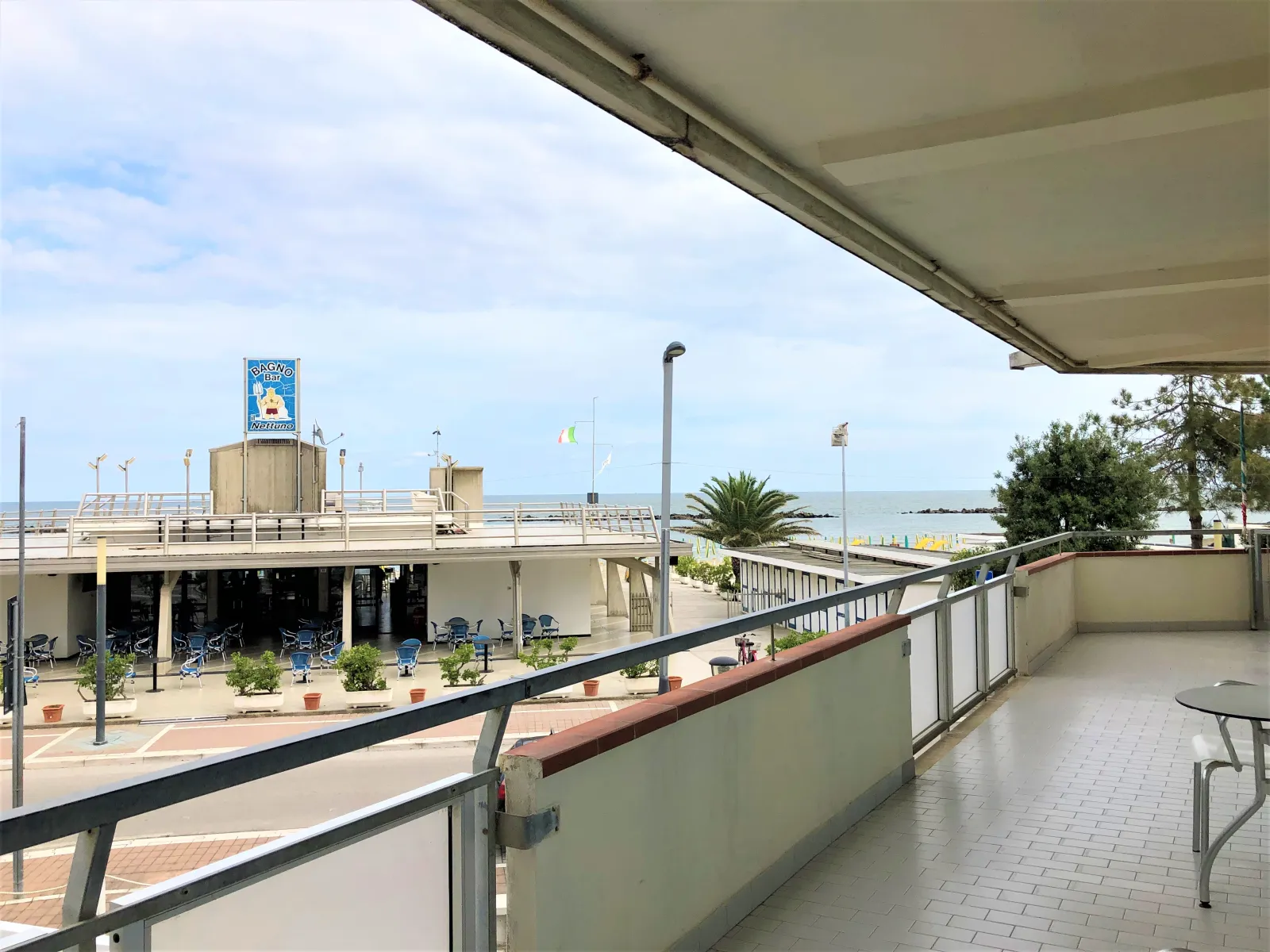 Appartamento trilocale fronte mare in vendita a Lido di Pomposa con vista panoramica