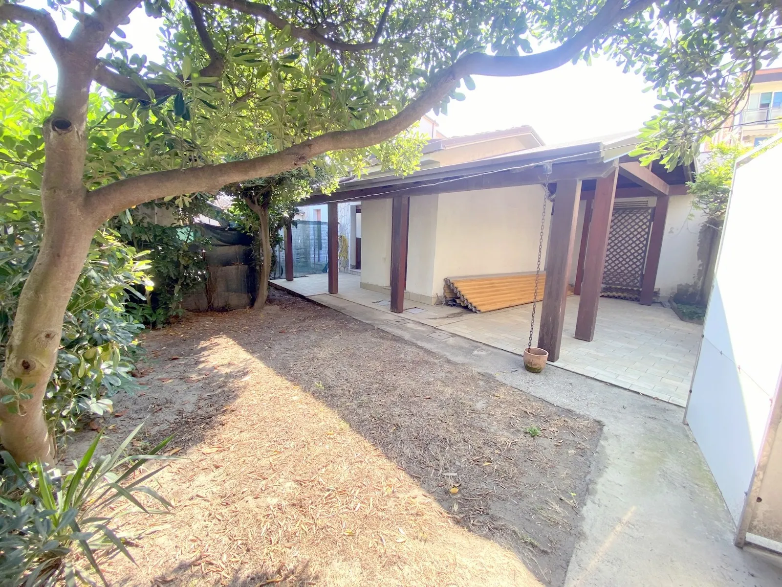 Appartamento in vendita trilocale ristrutturato con giardino privato