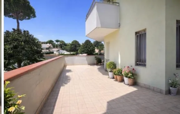 Trilocale con ampio balcone in vendita a Lido delle Nazioni