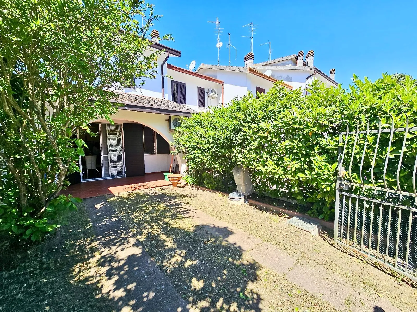 Villetta trilocale in residence con piscina