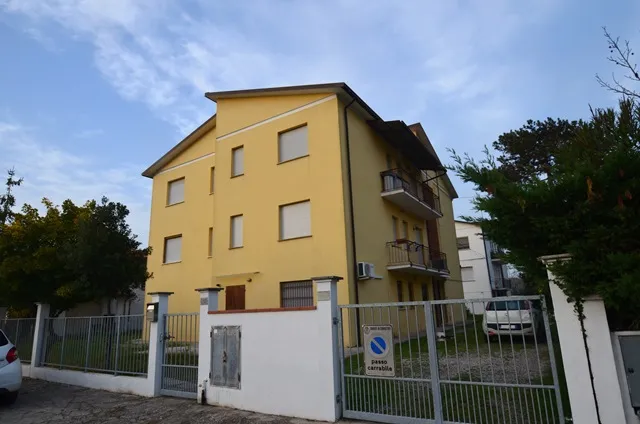 Ampio appartamento trilocale in Vendita a Lido delle Nazioni