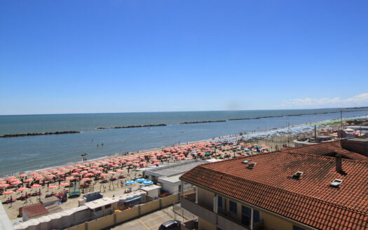 Appartamento fronte mare in vendita a Lido di Pomposa con balcone e posto auto