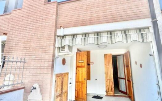 Villa a schiera in vendita con giardino privato