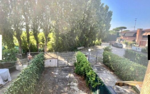 Villa a schiera in vendita con giardino privato