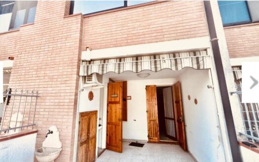 Villa a schiera in vendita con giardino privato